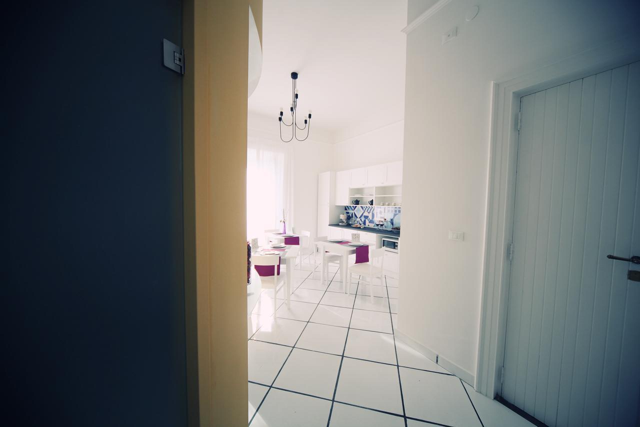 Le Mulieres Apartment Salerno Bagian luar foto