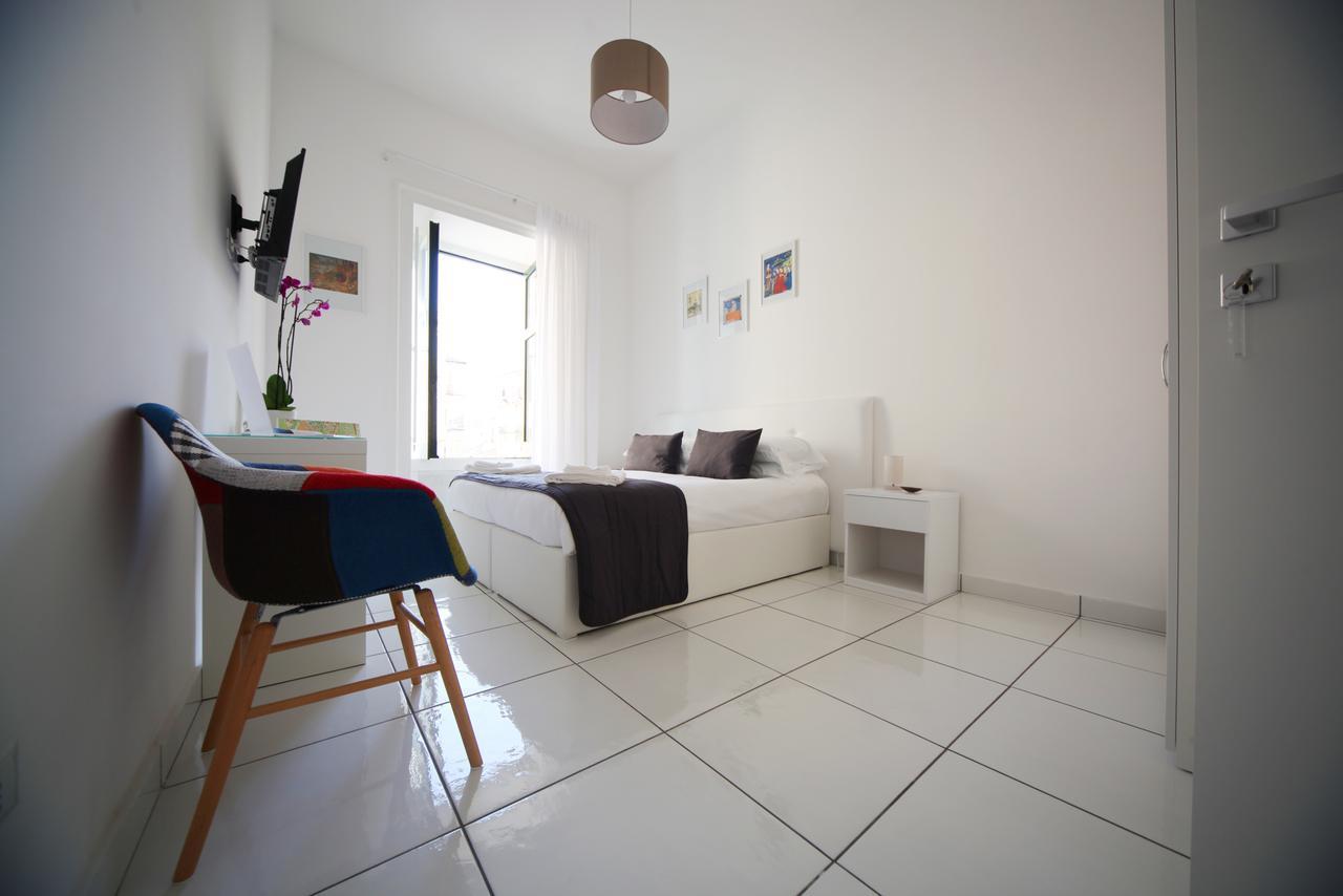 Le Mulieres Apartment Salerno Bagian luar foto
