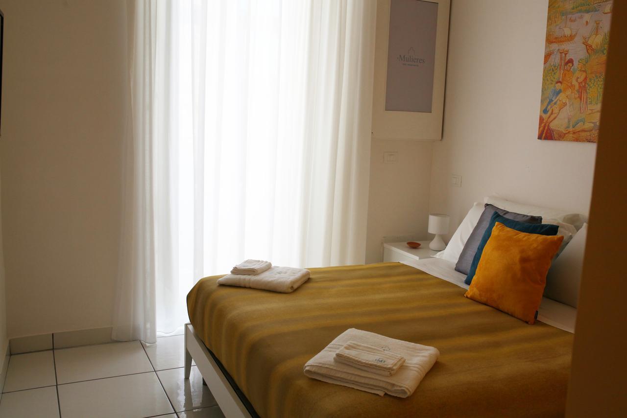 Le Mulieres Apartment Salerno Bagian luar foto